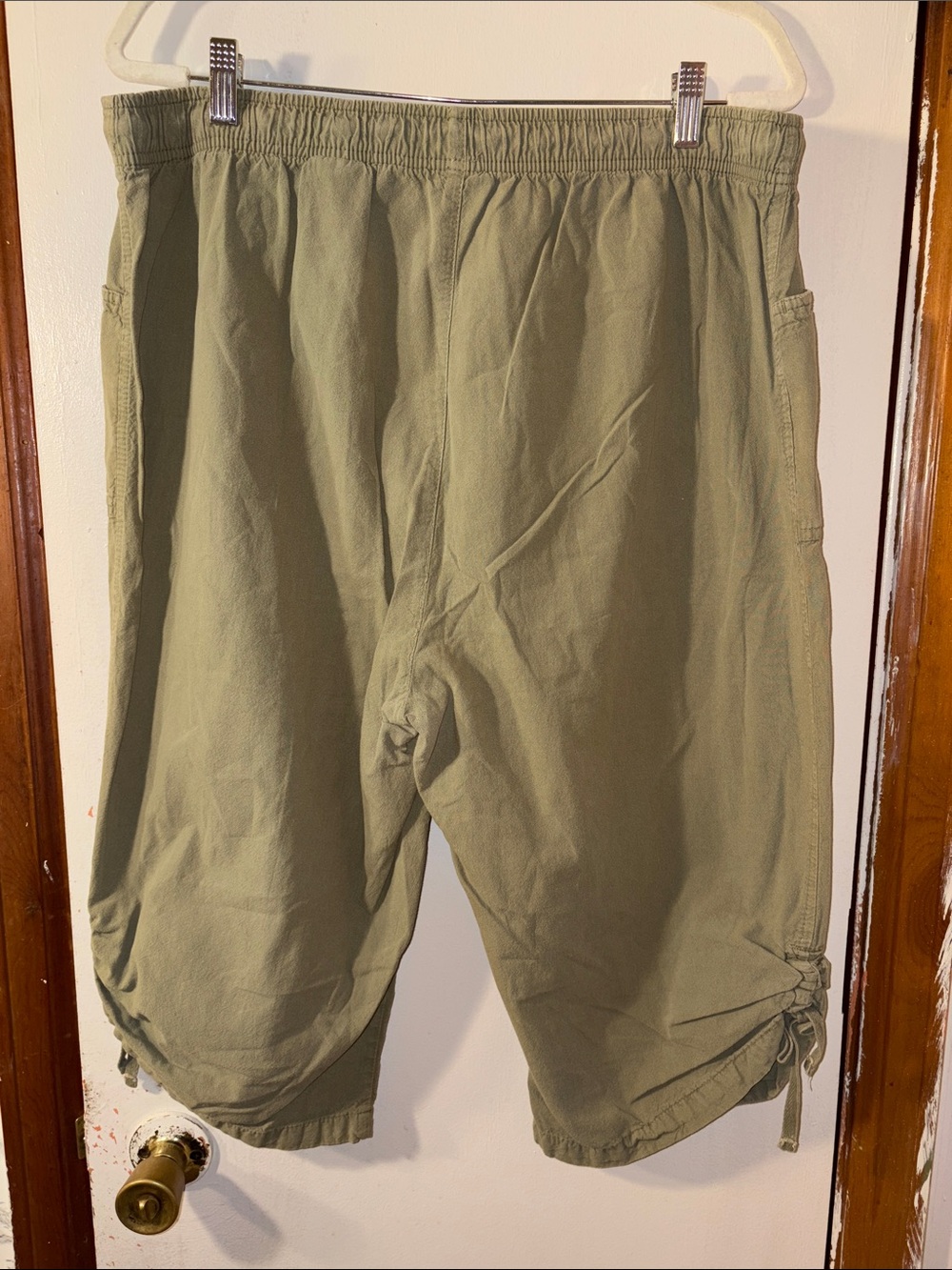 Gloria Vanderbilt Olive Green Drawstring Cargo Capris - Picture 6 of 6